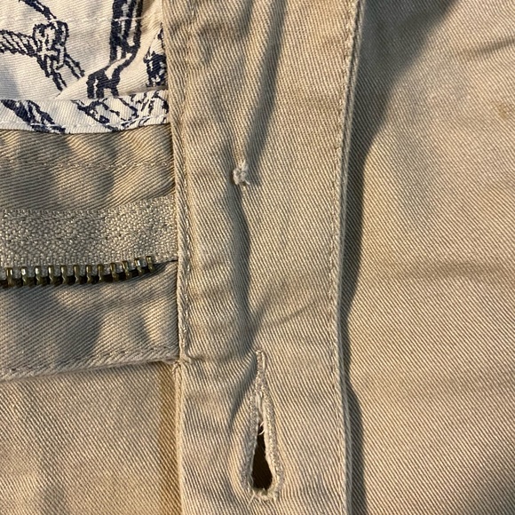 🎉5/$30 - Simons khaki skater-style shorts - Picture 5 of 5